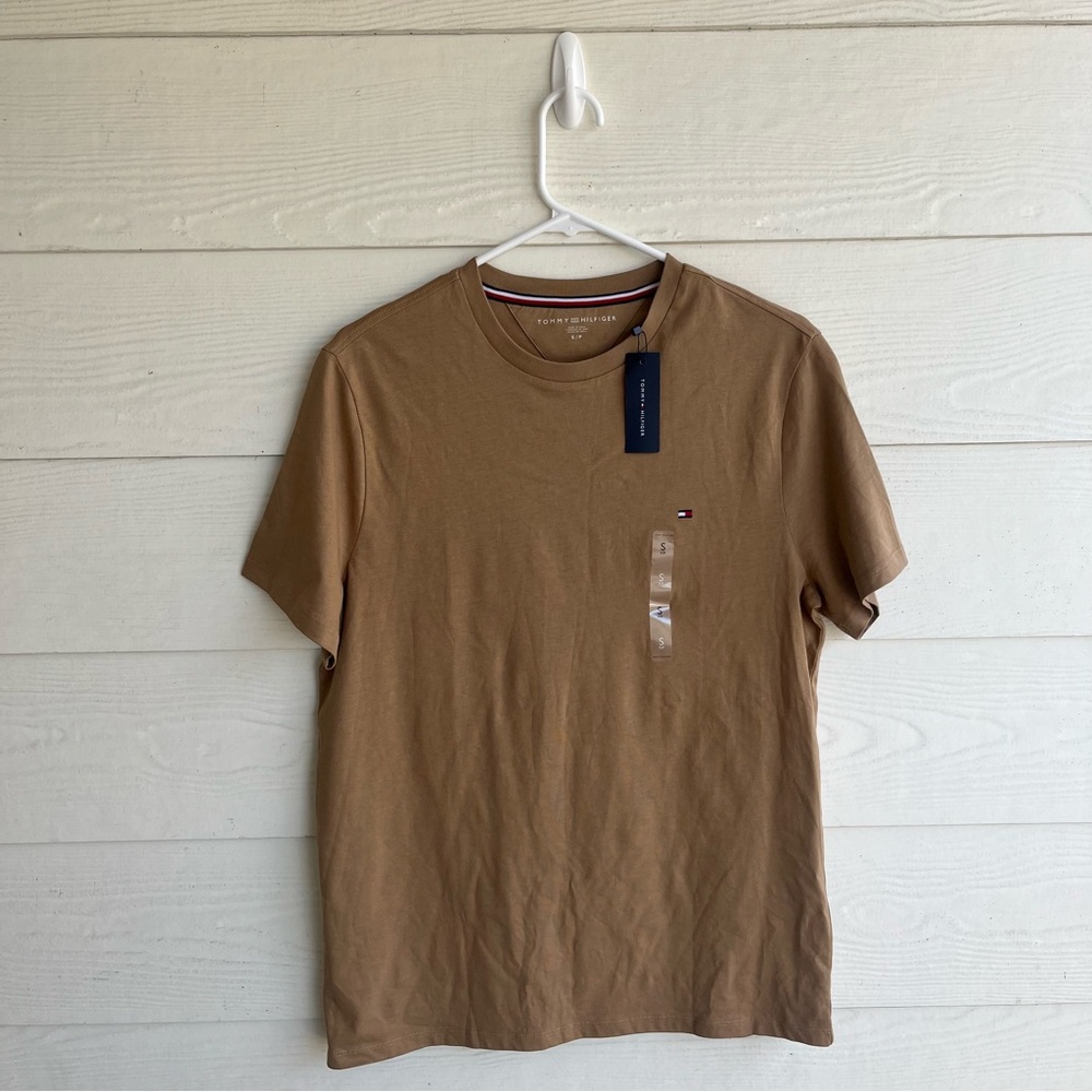 Tommy Hilfiger Everyday T-Shirt in Pinecone Tan (NWT,‎ Size Small)